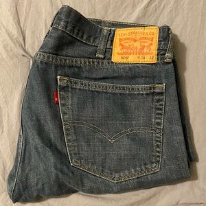 Levi’s 505 Regular Fit Straight Leg Men’s Jeans Size 38x32‎